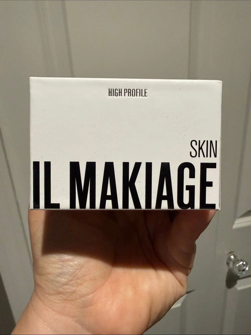 IL MAKIAGE Black and White High Profile Set